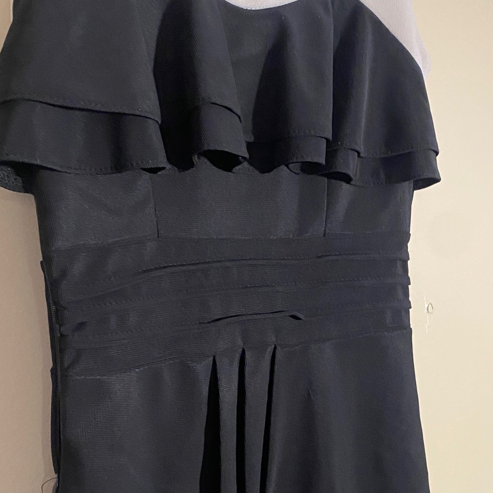 QED London Black & Cream Colorblock Ruffle Sheath Dress | Small - Picture 4 of 15